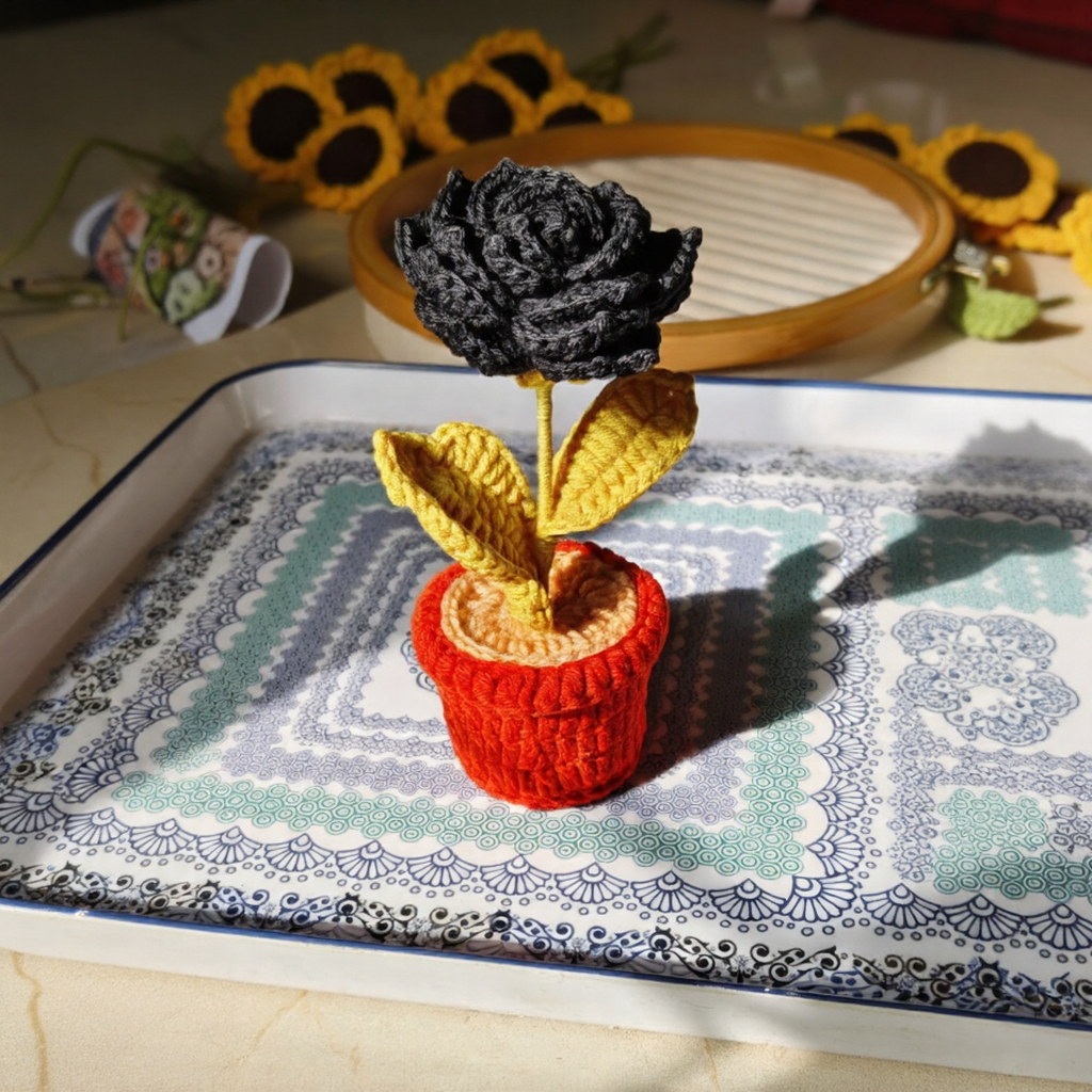 Black Rose Pot ( 7 inches )