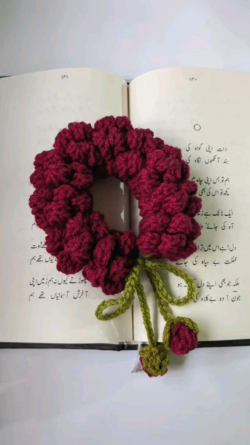 Velvet Red Rose Tied Gajra