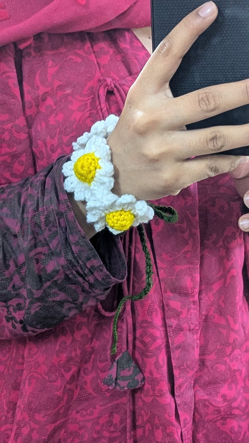 Pastel Daisy Pearl Crochet Bracelet