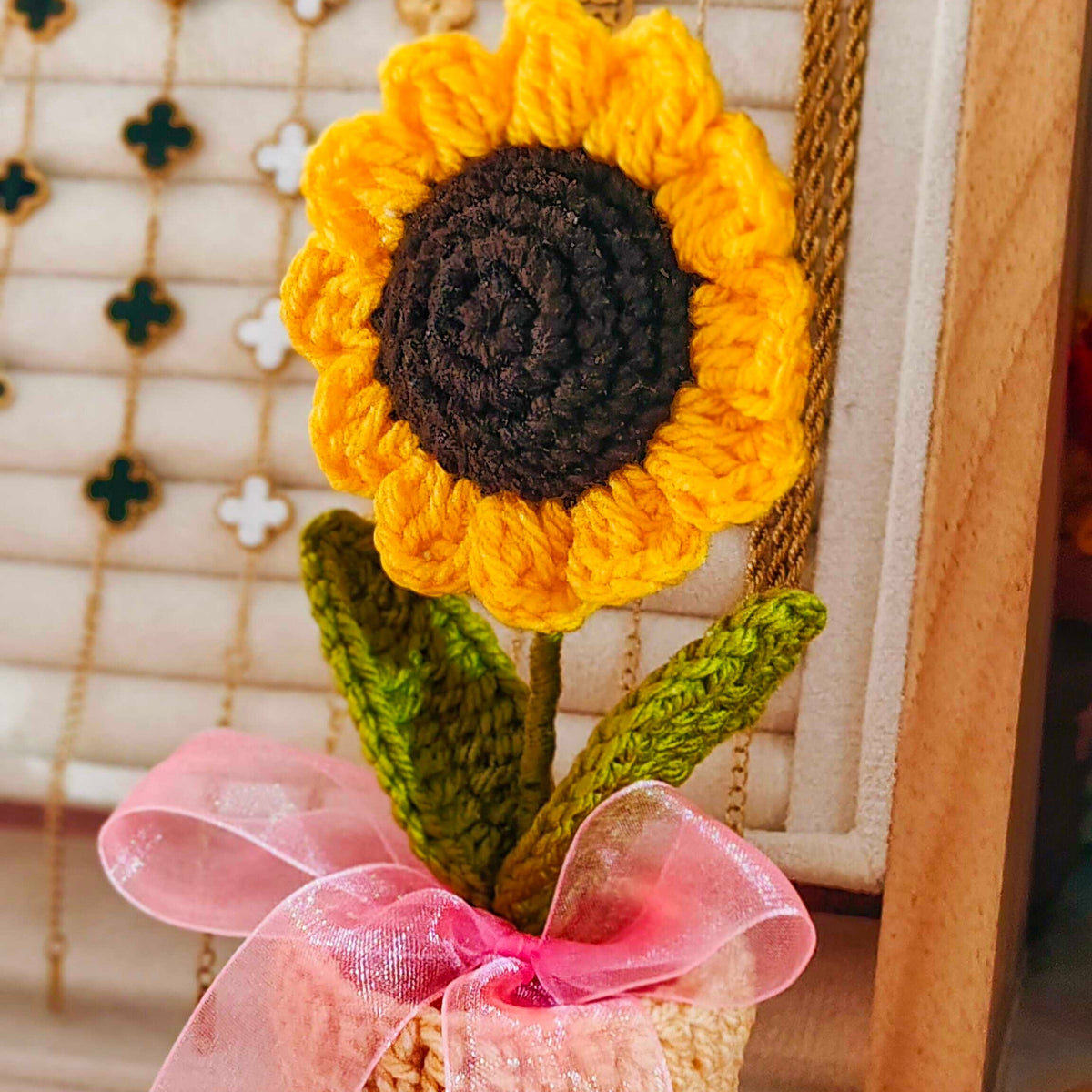 Sunflower Pot (7 inches)