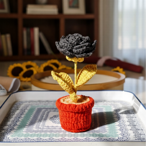 Black Rose Pot ( 7 inches )