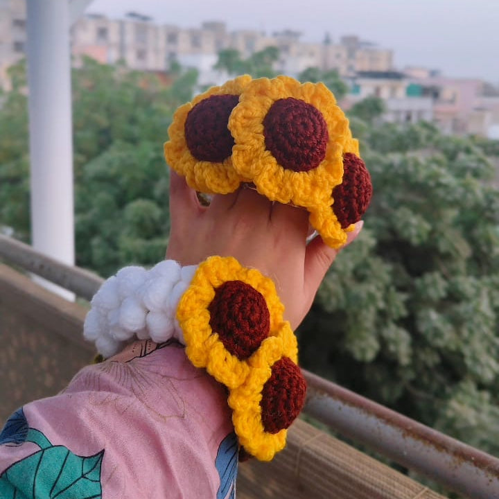 Golden Bloom Gajra