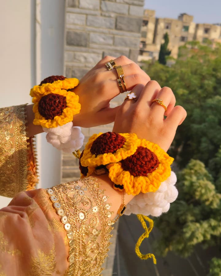 Golden Bloom Gajra