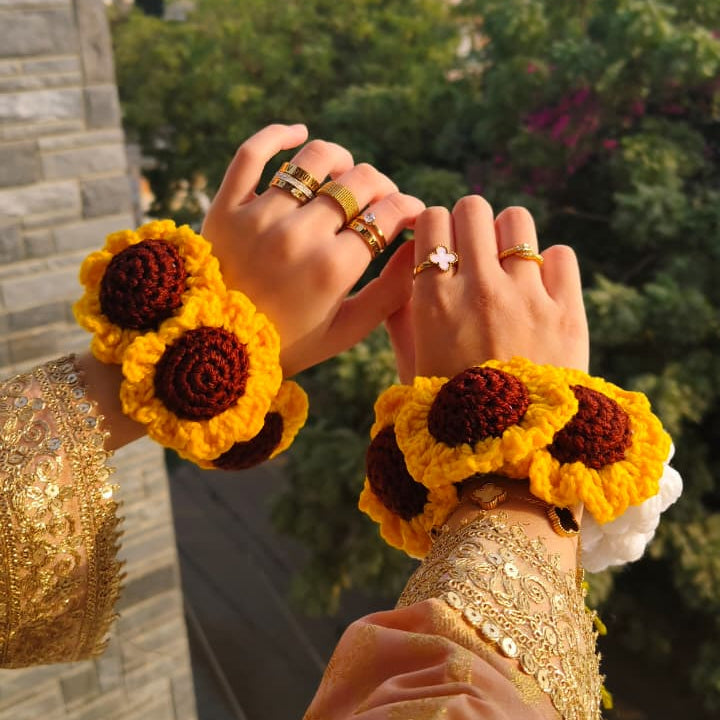 Golden Bloom Gajra