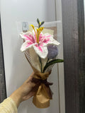 pretty lily bouquet