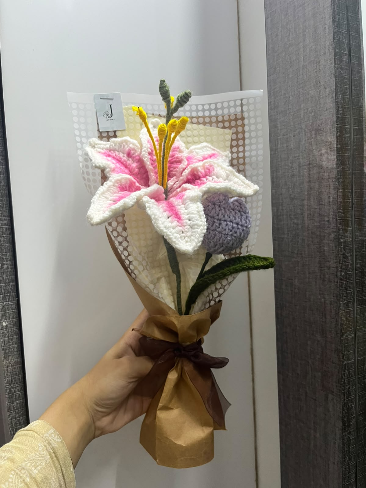 pretty lily bouquet