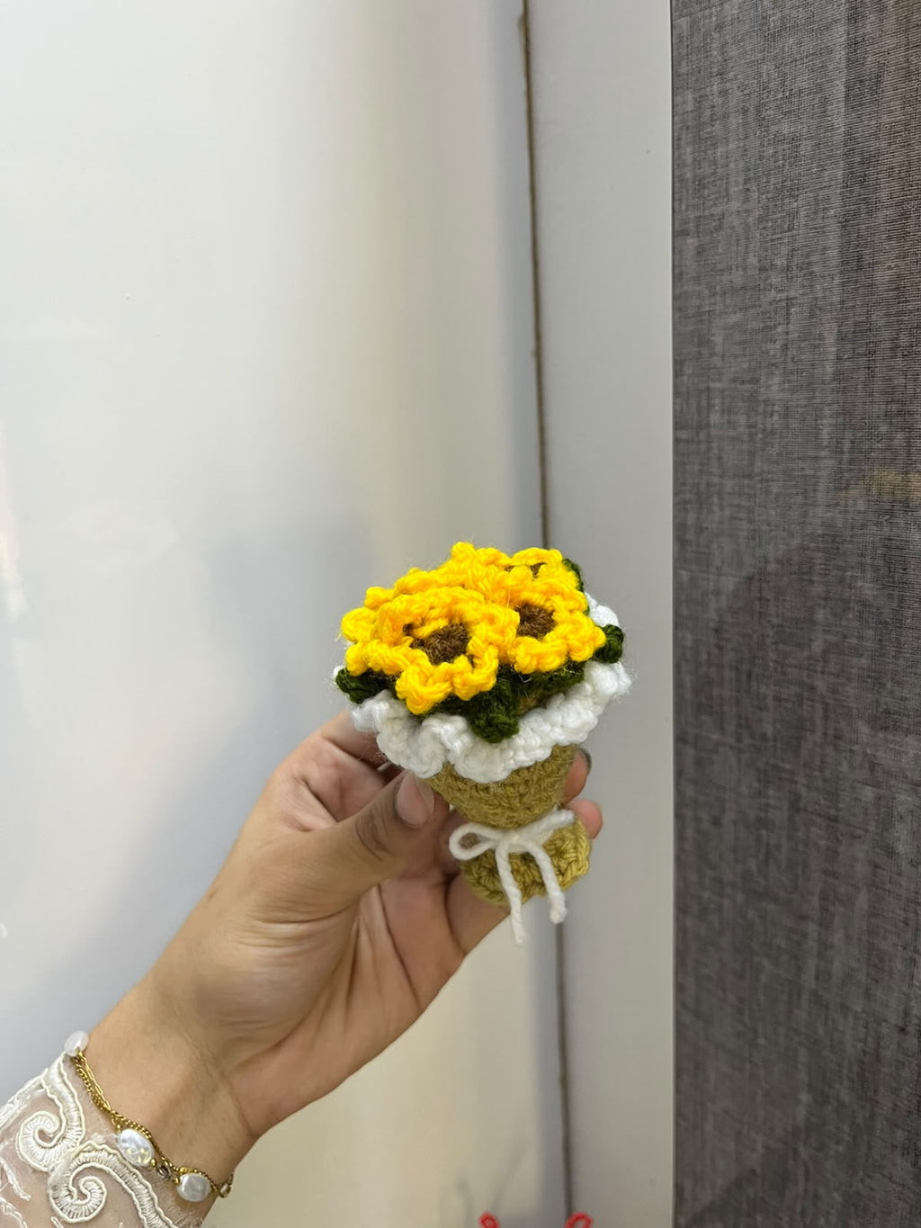 Deal Bouquet keychain