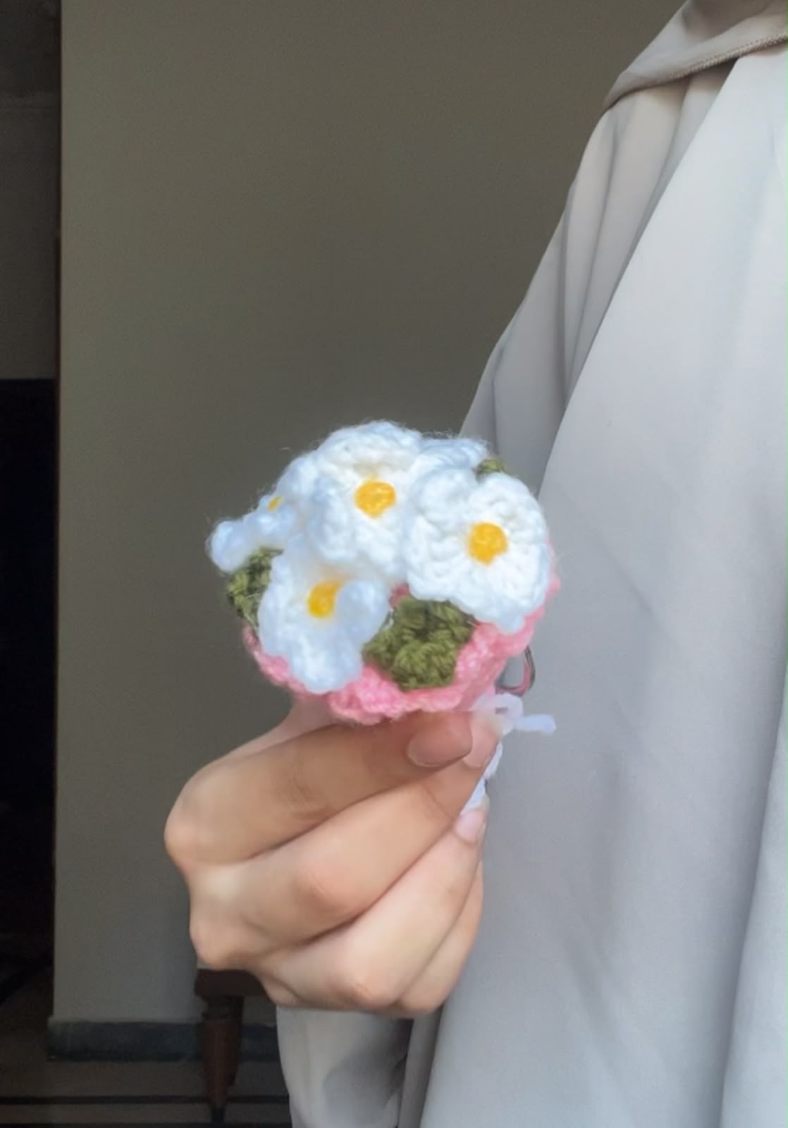 White bouquet keychain