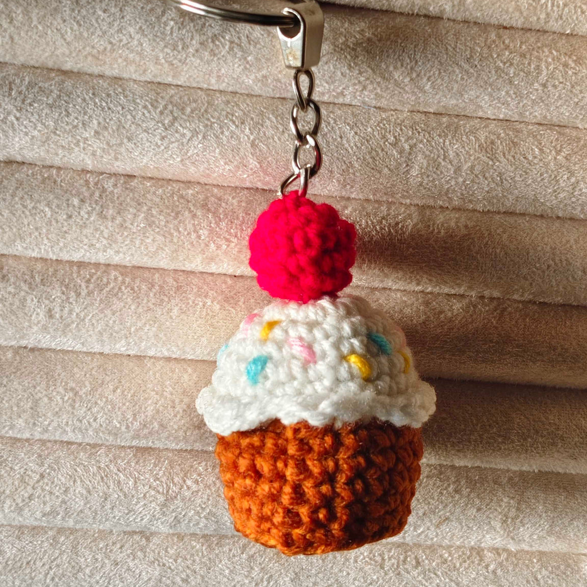 CUPCAKE KEYCHAIN