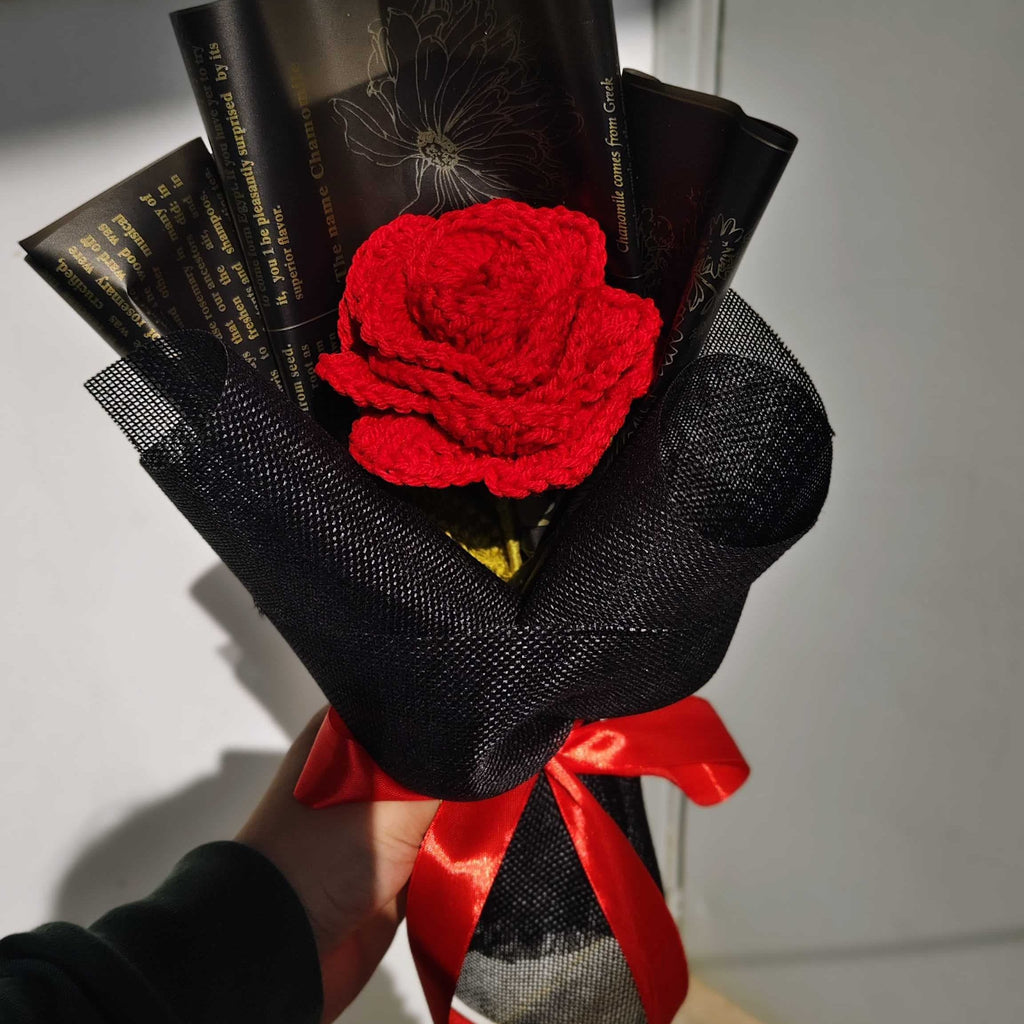 Red rose bouquet (with greeting card) black wrapping (size M)