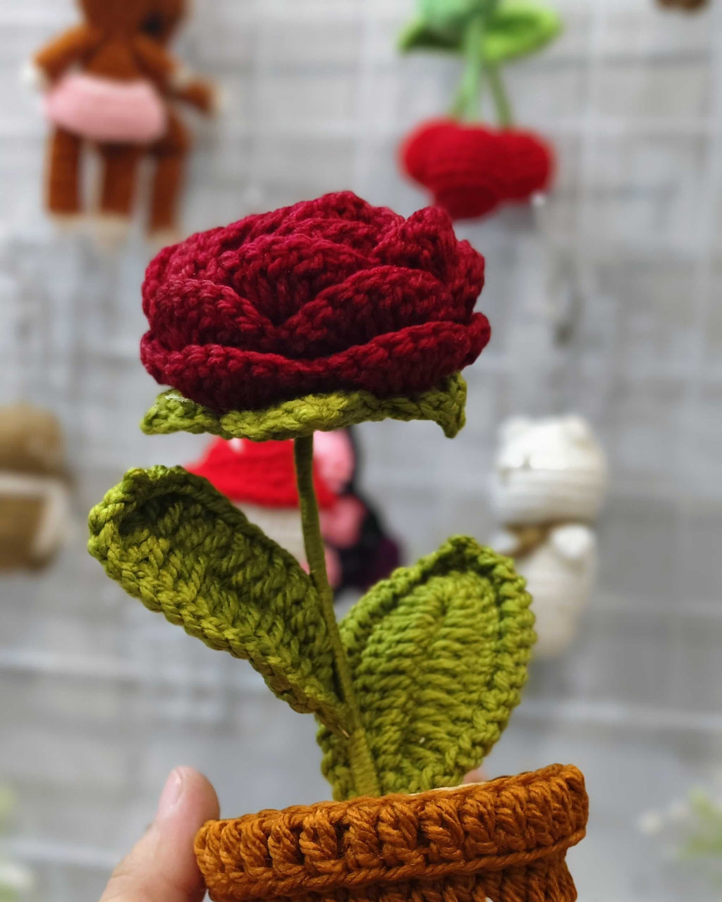 Rose Flower Pot (7 Inches)