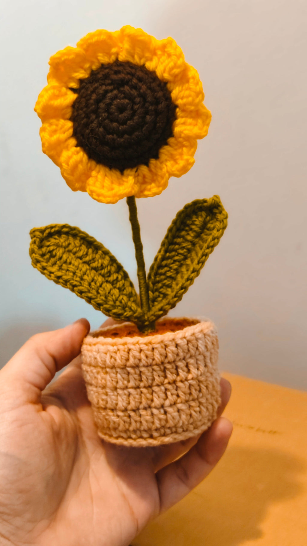 Sunflower Pot (7 inches)