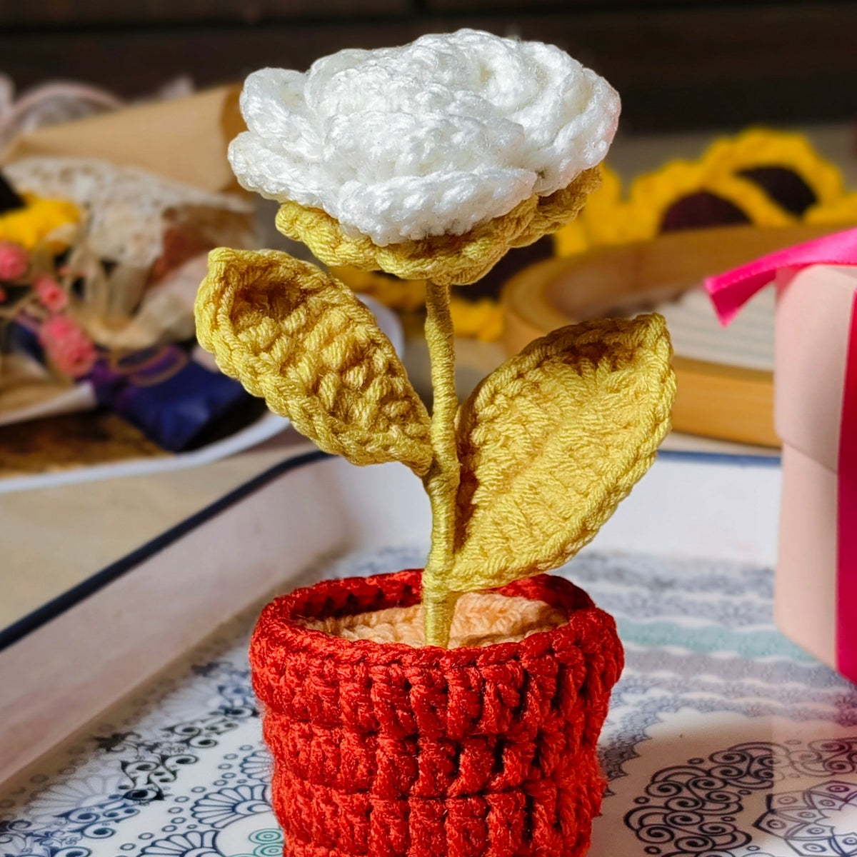 White Rose Pot (5 inches)